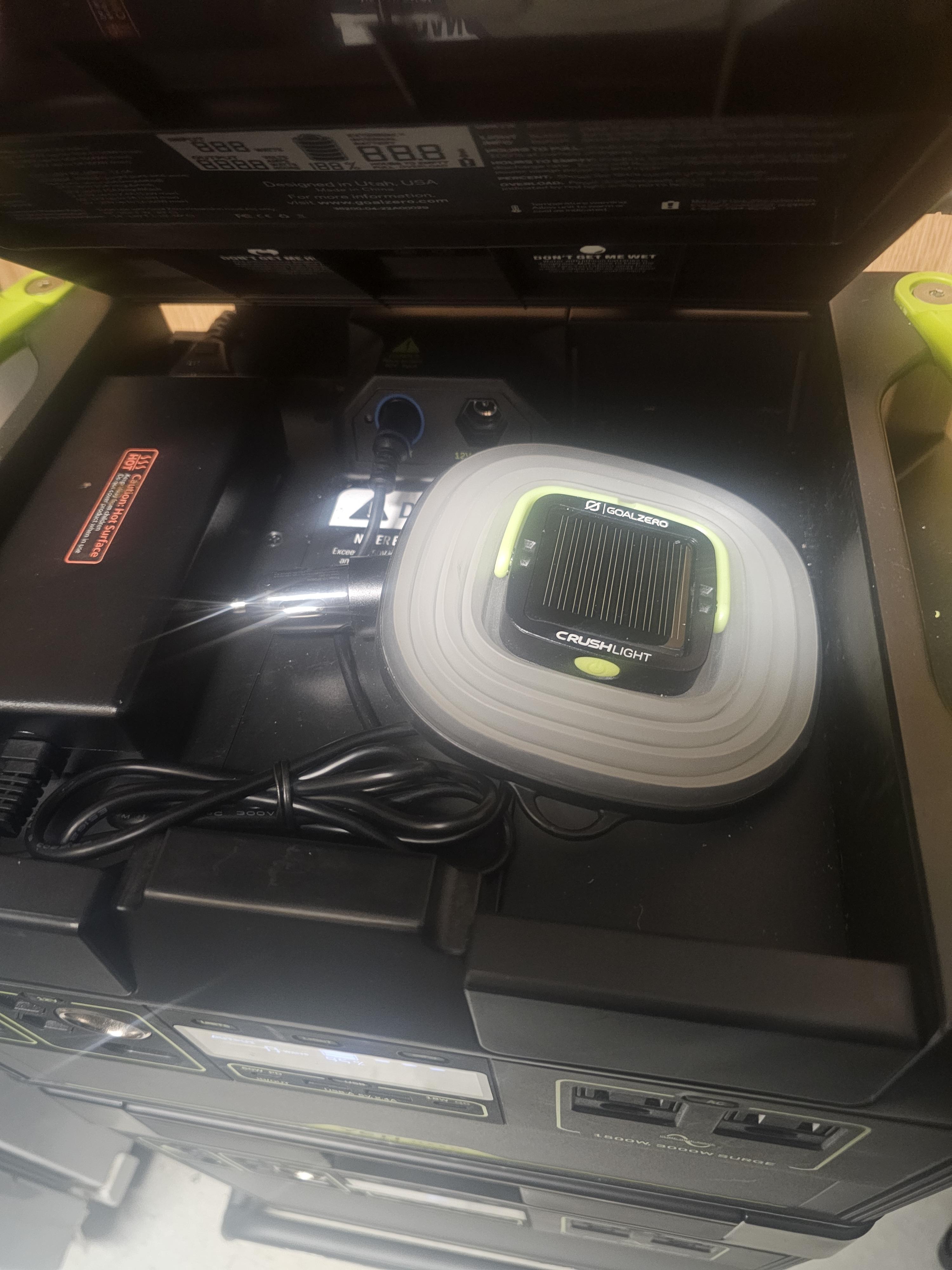Goal Zero Yeti 6000X generatore solare + 2 Boulder 200 da 6071Wh