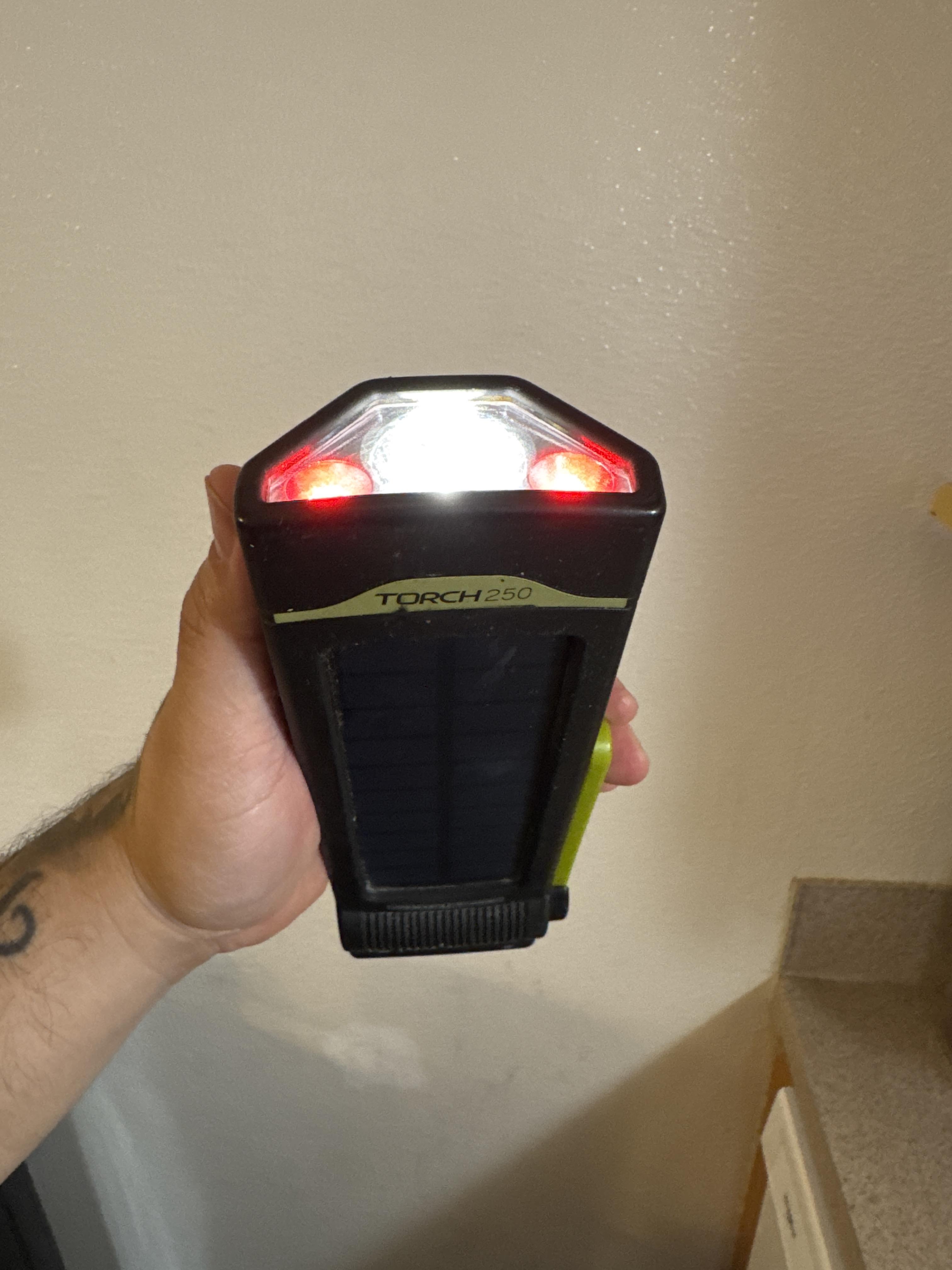 Goal Zero Torch 250 torcia LED ricaricabile USB solare manovella