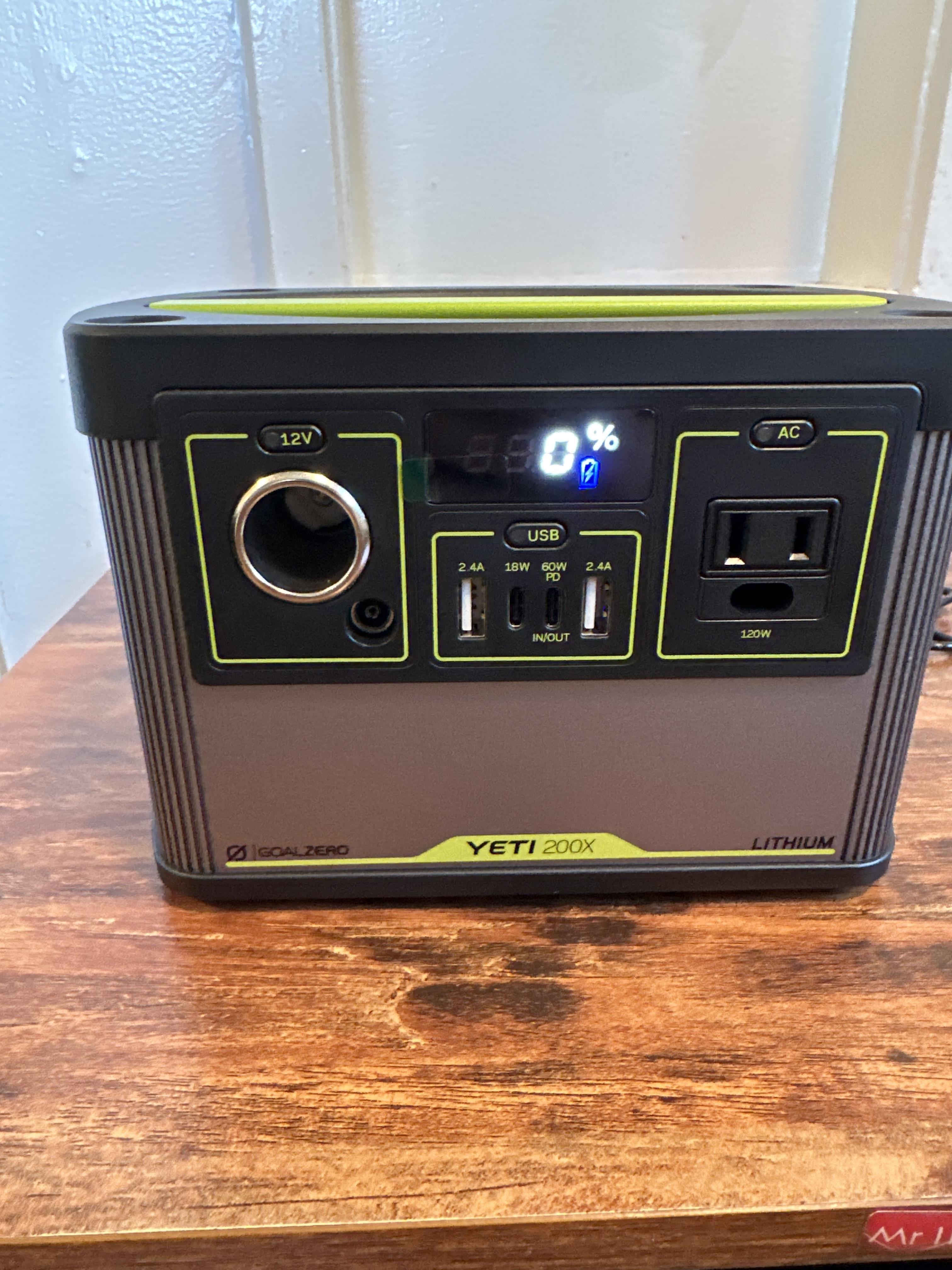 Goal Zero Yeti 200X kit generatore solare Nomad 50+luci