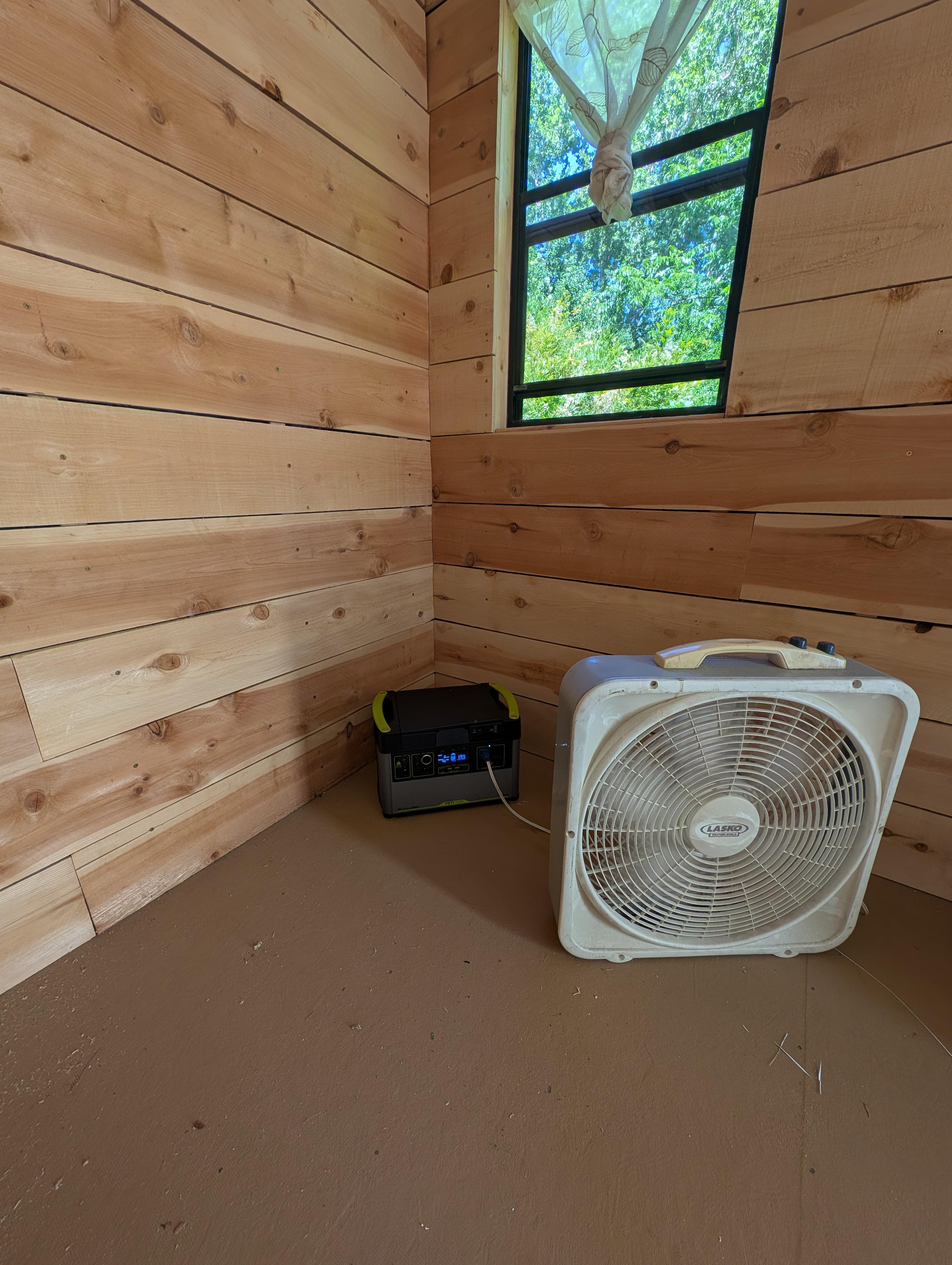 Goal Zero Yeti 1500 Boulder 100 generatore solare 2000W