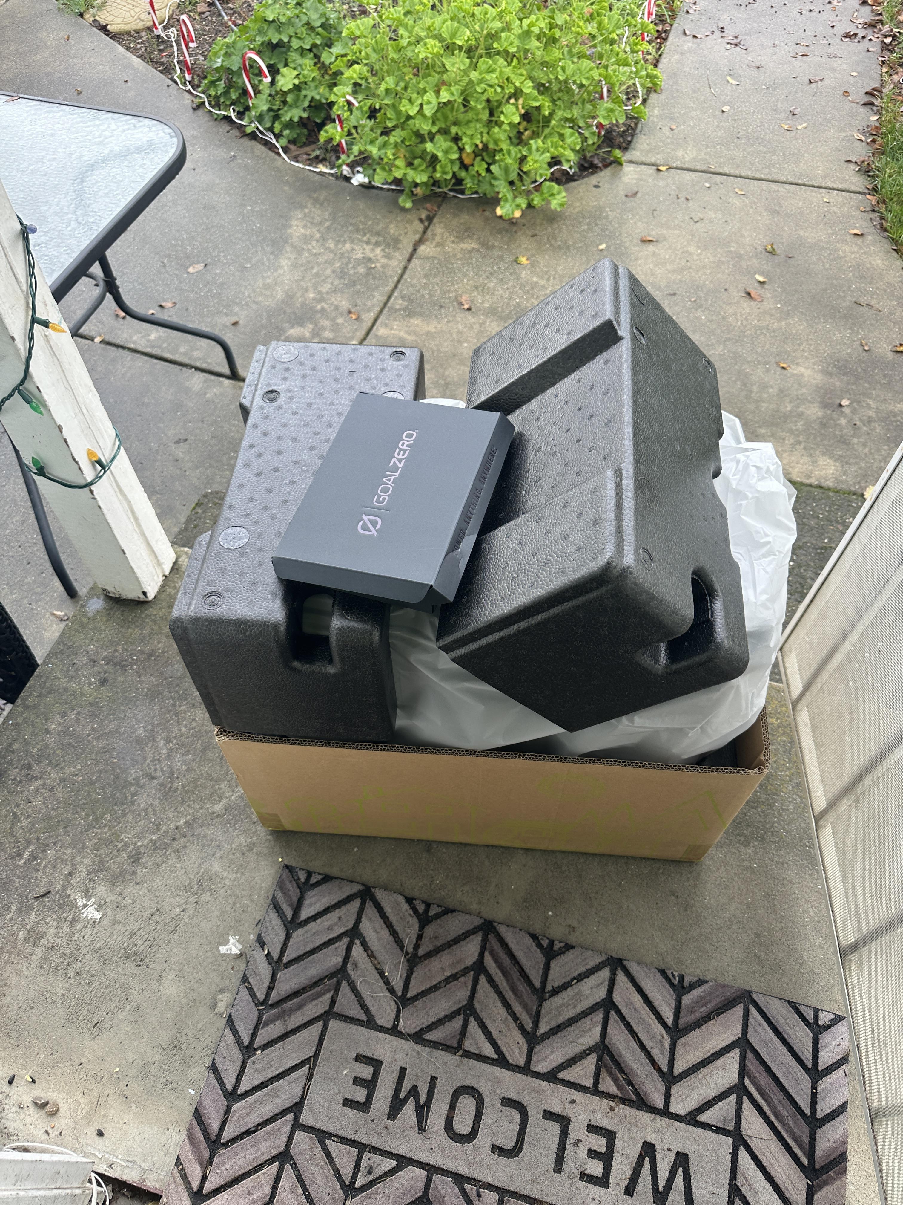 GoalZero Yeti Pro 4000 kit solare 2x Boulder 200
