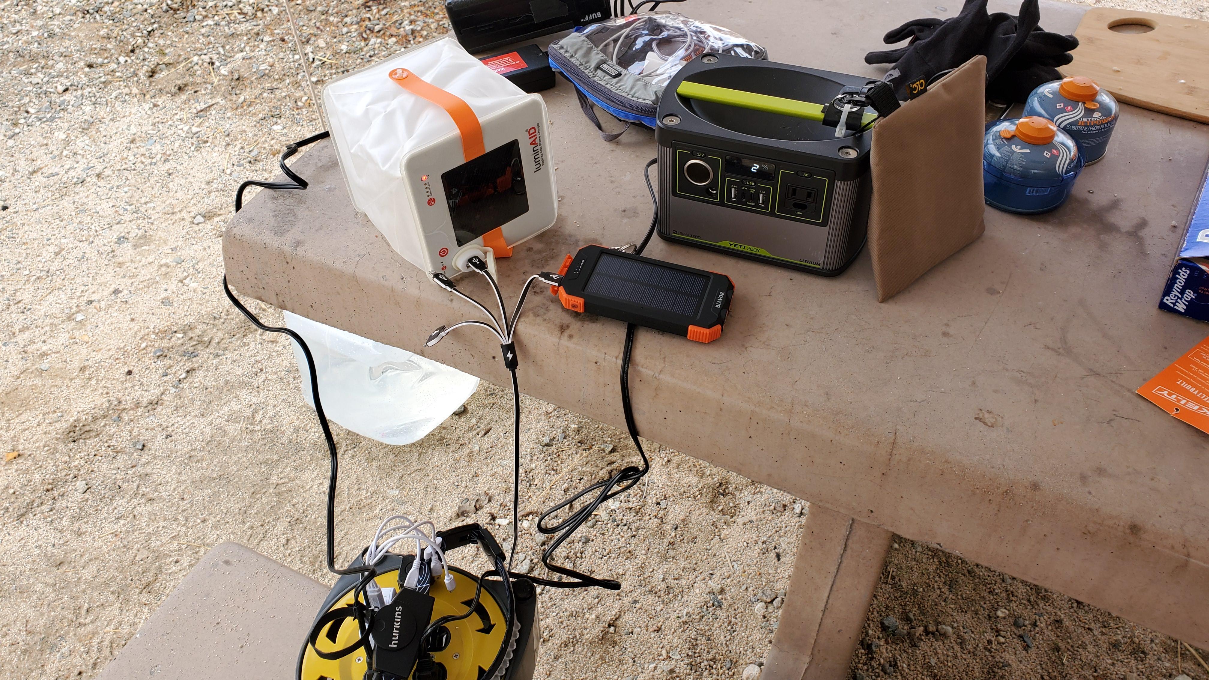 Goal Zero Yeti 200X kit generatore solare Nomad 50+luci