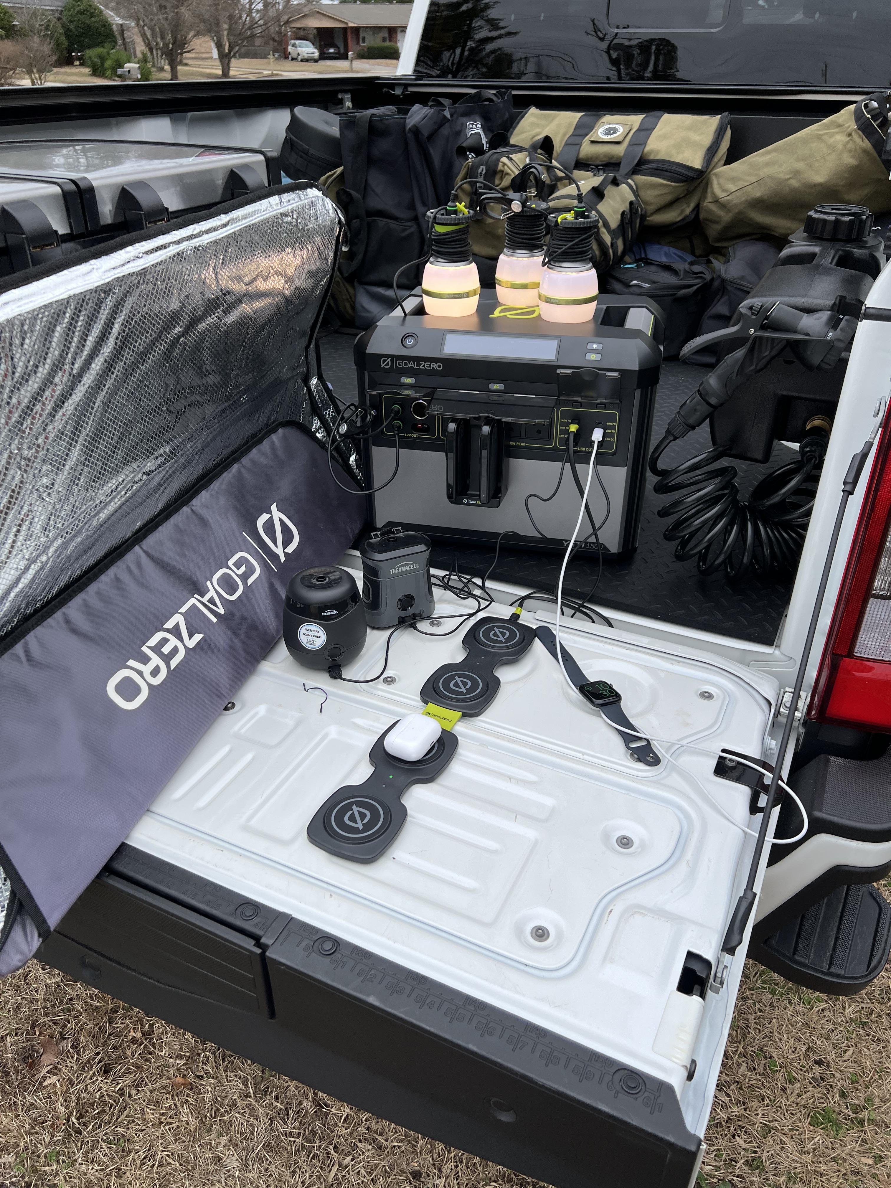 Goal Zero Yeti 1500 Boulder 100 generatore solare 2000W