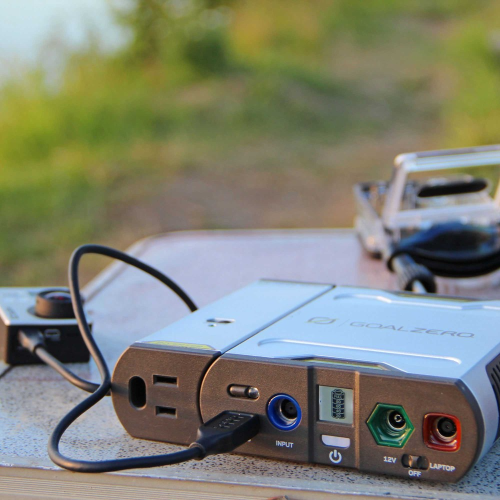 GoalZero Sherpa 50 Power Bank 50Wh con inverter