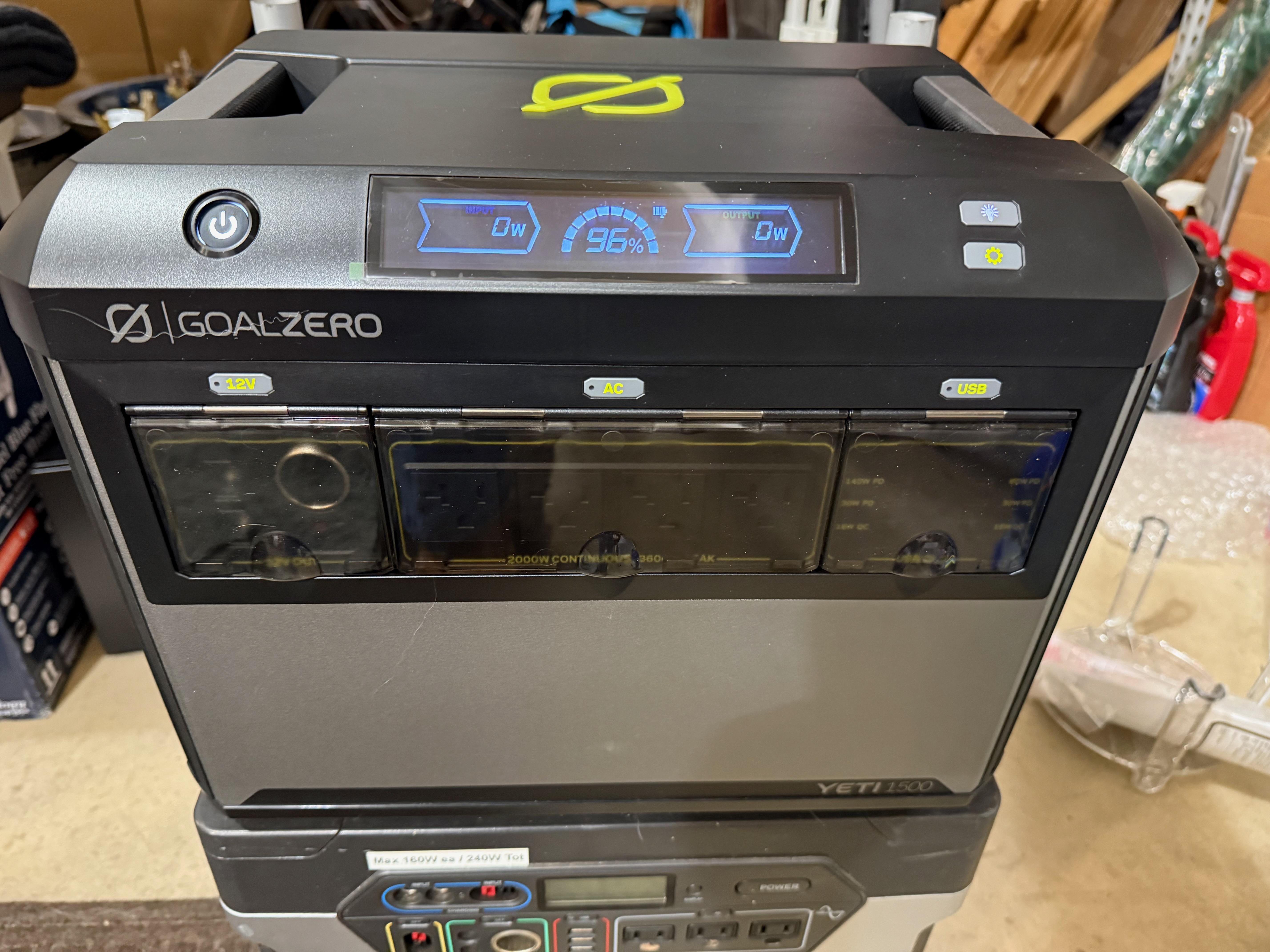Goal Zero Yeti 1500 Boulder 100 generatore solare 2000W